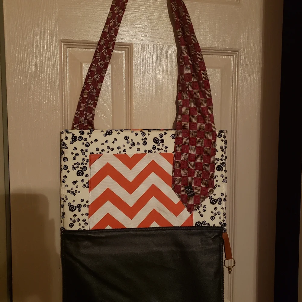 👛 Custom-made ladies' versatile handbag.